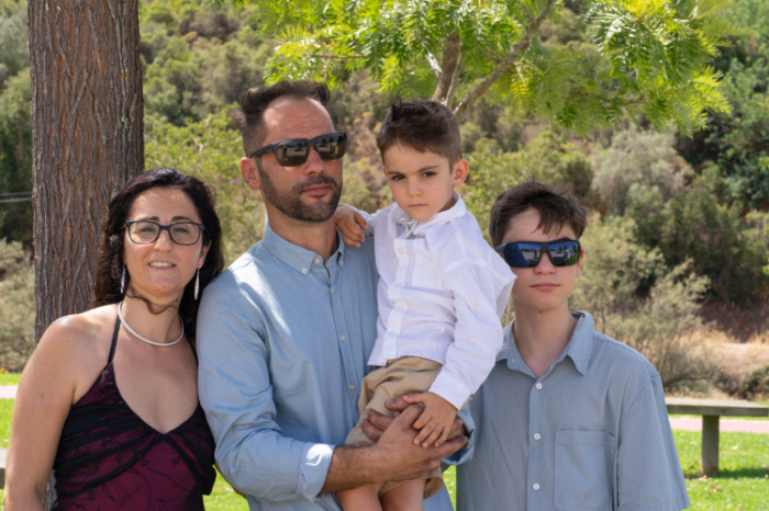 Image couples engagement portrait Algarve Portugal